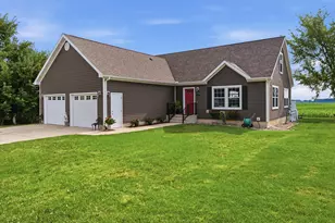 403 Tulip Dr, Three Oaks, MI 49128 - Photo 1