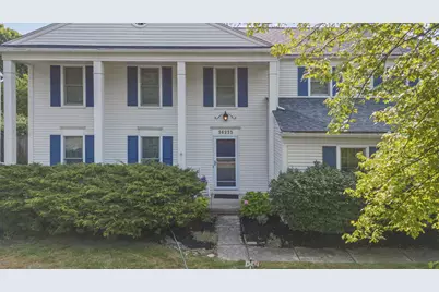 36233 Fredericksburg Road, Farmington, MI 48331 - Photo 2