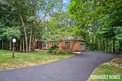 4639 Plateau View Drive NE, Grand Rapids, MI 49525 - Photo 2