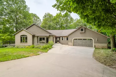8047 Kraft Avenue SE, Caledonia, MI 49316 - Photo 2
