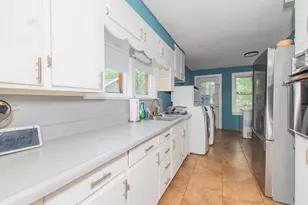 212 E Hammond St, Otsego, MI 49078 - Photo 8