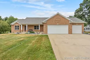12189 White Pine Dr, Allendale, MI 49401 - Photo 2