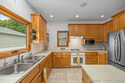 12189 White Pine Drive, Allendale, MI 49401 - Photo 14
