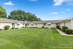 5812 Leisure S Dr SE, Grand Rapids, MI 49548 - Photo 2