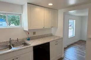 335 S Pleasant St, Watervliet, MI 49098 - Photo 6