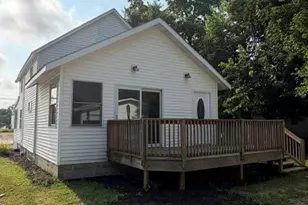 335 S Pleasant St, Watervliet, MI 49098 - Photo 34