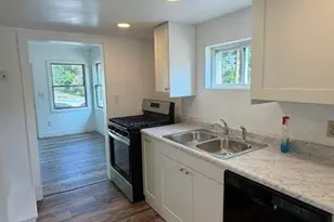 335 S Pleasant St, Watervliet, MI 49098 - Photo 4