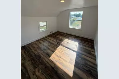 335 S Pleasant Street, Watervliet, MI 49098 - Photo 26