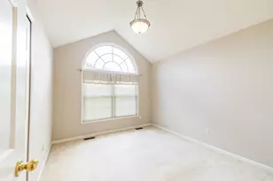 23706 W Lake Cir, Brownstown, MI 48183 - Photo 16