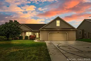 10699 Antelope Dr, Zeeland, MI 49464 - Photo 2