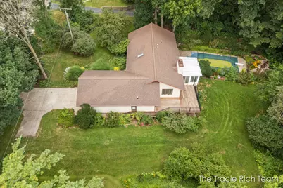 128 Collindale Avenue NW, Grand Rapids, MI 49504 - Photo 42