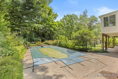 128 Collindale Avenue NW, Grand Rapids, MI 49504 - Photo 38