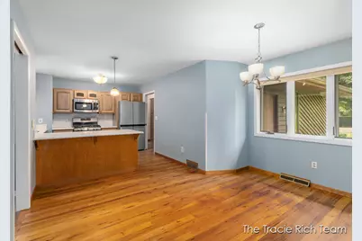128 Collindale Avenue NW, Grand Rapids, MI 49504 - Photo 14