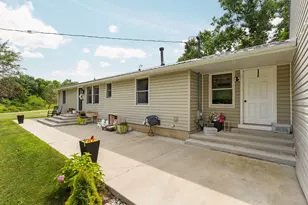 1261 Maple Ln, Brooklyn, MI 49230 - Photo 4