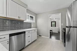 18305 Marquette St, Roseville, MI 48066 - Photo 10