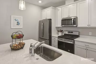 2382 Watertown Way NE, Grand Rapids, MI 49505 - Photo 6