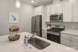 2382 Watertown Way NE, Grand Rapids, MI 49505 - Photo 6