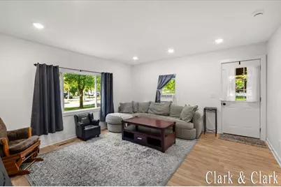 536 E Bond Street, Hastings, MI 49058 - Photo 6