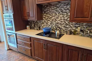 7229 Creeks Bend Dr, West Bloomfield, MI 48322 - Photo 6