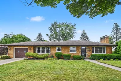 1639 Wellington Road, Lansing, MI 48910 - Photo 2