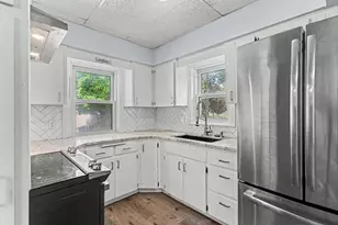 2258 Lincoln St, Muskegon, MI 49441 - Photo 16