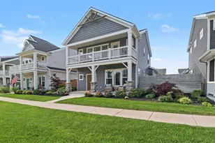 402 W Leland Dr, Whitehall, MI 49461 - Photo 2
