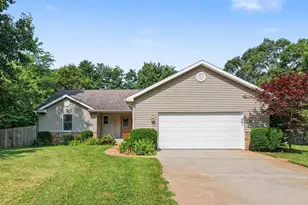 69862 Roy Dr, Edwardsburg, MI 49112 - Photo 2