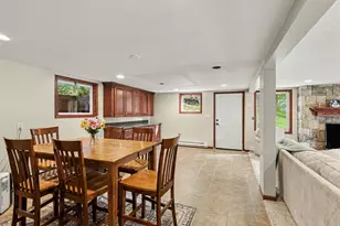 6380 Oakridge Dr, Jonesville, MI 49250 - Photo 16