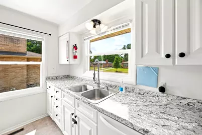1532 Mayfield Avenue NE, Grand Rapids, MI 49505 - Photo 4