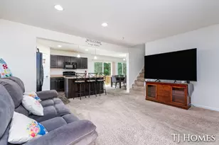 815 Ashlee Dr, Norton Shores, MI 49441 - Photo 8