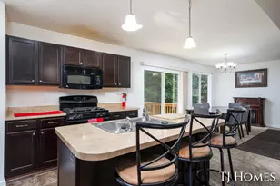 815 Ashlee Dr, Norton Shores, MI 49441 - Photo 10