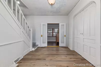 614 W Washington Street, Greenville, MI 48838 - Photo 8