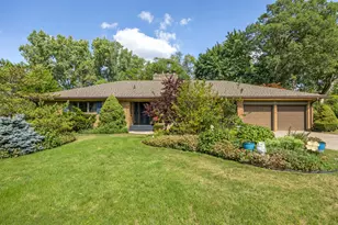 132 Morningside Dr SE, Grand Rapids, MI 49506 - Photo 1