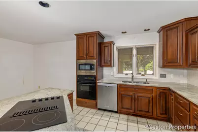 3482 Charlevoix Drive SE, Grand Rapids, MI 49546 - Photo 10