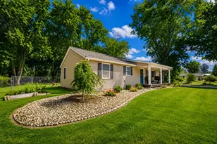 985 Greenfield Ave, Saint Joseph, MI 49085 - Photo 1