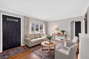 111 Melbourne St NE, Grand Rapids, MI 49505 - Photo 2