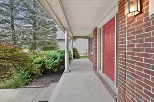 392 Sedgewood Ln, Ann Arbor, MI 48103 - Photo 4