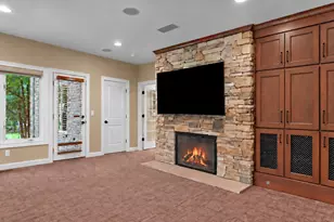 1579 Winterwood Dr NE, Grand Rapids, MI 49525 - Photo 32