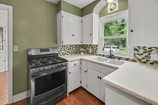 1422 Derby Dr NW, Grand Rapids, MI 49504 - Photo 4