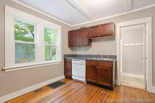 1129 Hamilton Ave NW, Grand Rapids, MI 49504 - Photo 22