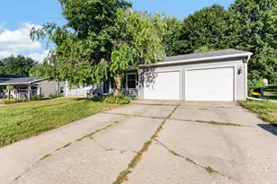 145 Lincolnwood Dr, Battle Creek, MI 49015 - Photo 4