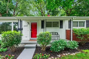 2727 Hampshire Rd, Ann Arbor, MI 48104 - Photo 2