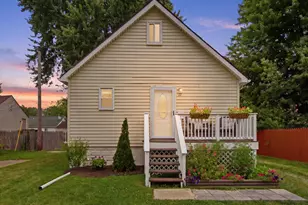 22 N Highland St, Mount Clemens, MI 48043 - Photo 2