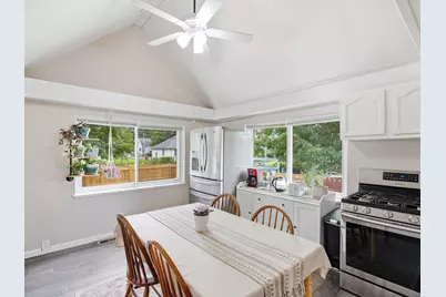 22 N Highland Street, Mount Clemens, MI 48043 - Photo 8