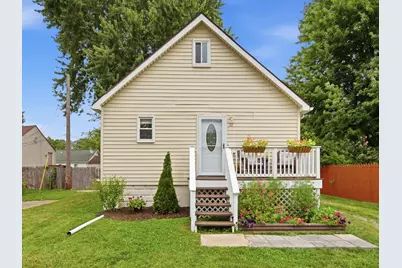 22 N Highland Street, Mount Clemens, MI 48043 - Photo 1