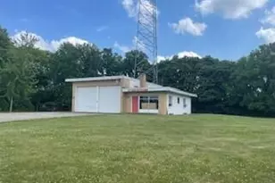 8890 D Dr N, Battle Creek, MI 49014 - Photo 2