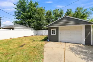 21211 Newcastle Rd, Harper Woods, MI 48225 - Photo 30