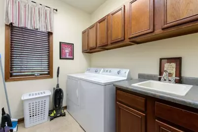 91 Country Hills, Marshall, MI 49068 - Photo 8