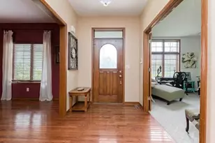 91 Country Hills, Marshall, MI 49068 - Photo 2