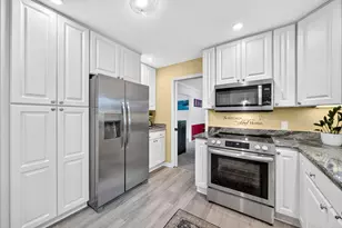 351 W Ridge Cir, Kalamazoo, MI 49009 - Photo 16